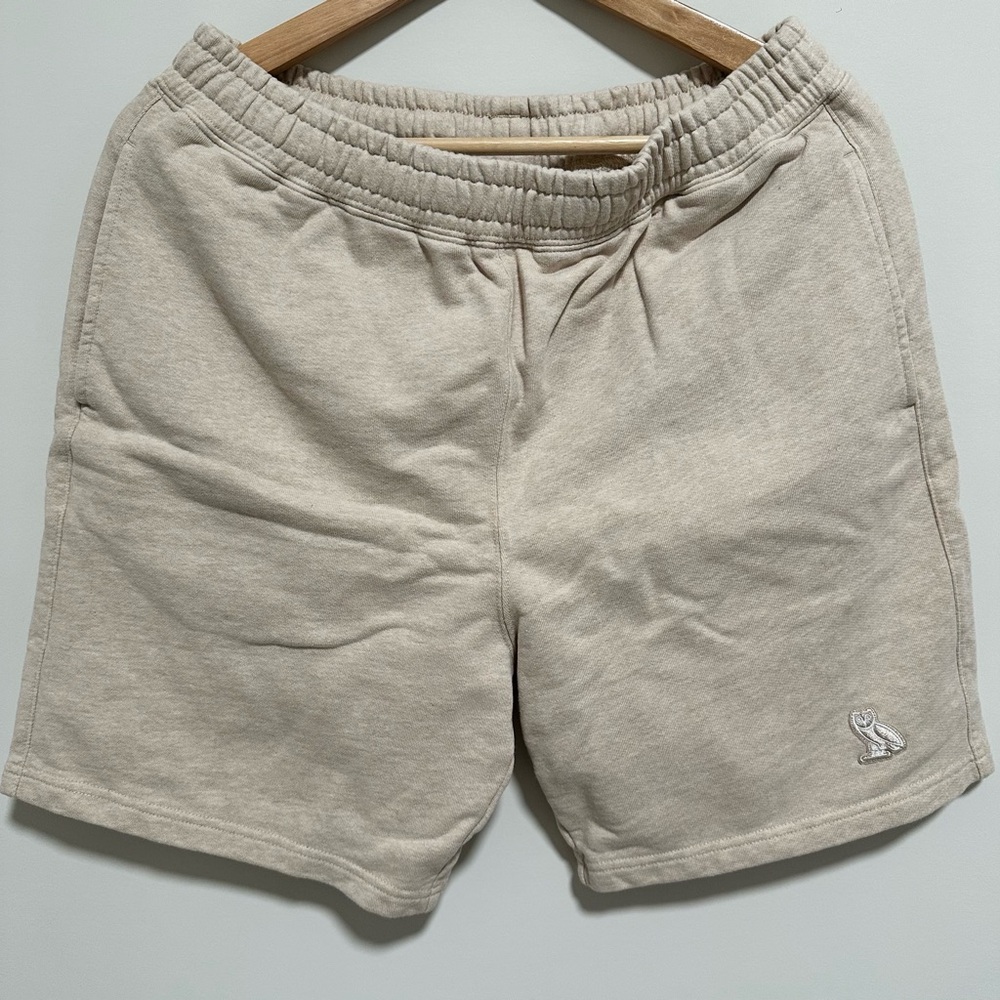 October’s Very Own Classic Collection Sweatshort Oatmeal (M)